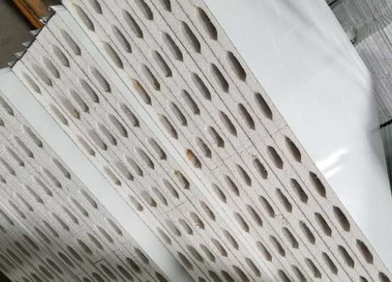 小知識(shí)：十堰凈化板應(yīng)用廣泛，特點(diǎn)以及用途都有哪些？