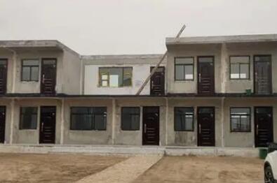 搭建彩鋼活動(dòng)房的方法及注意事項(xiàng)？請(qǐng)看襄陽(yáng)遠(yuǎn)大的介紹